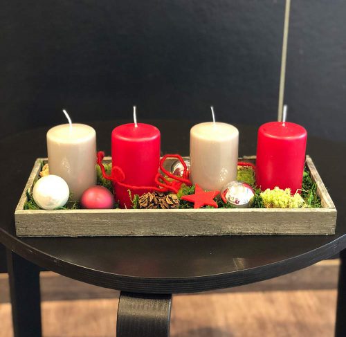 Adventsfries mit Kerzen